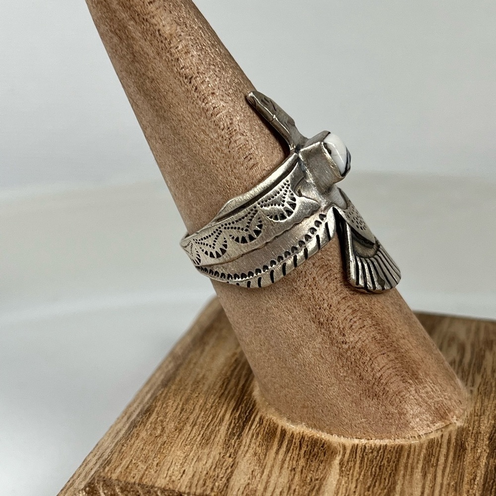 Solid Sterling Silver Southwestern Thunderbird Ring White Buffalo Size 7.75 - Picture 3 of 11